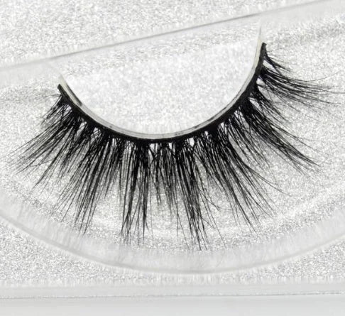 Faux Eye Lashes for Natural Glam Look – glance, give, rake (Image 14)