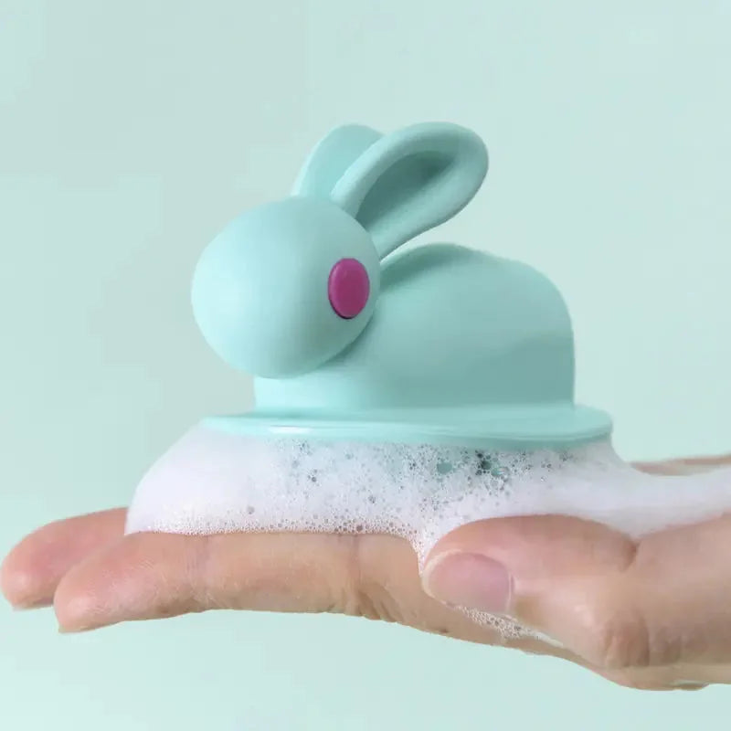 Soft Rubber Shampoo Brush – Kids’ Scalp Massage – squash, squashing, squeegee (Image 4)